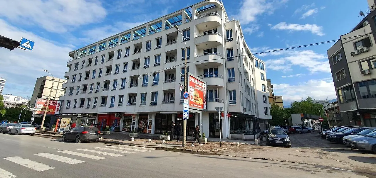 Colonel Apartment 946 Sofie